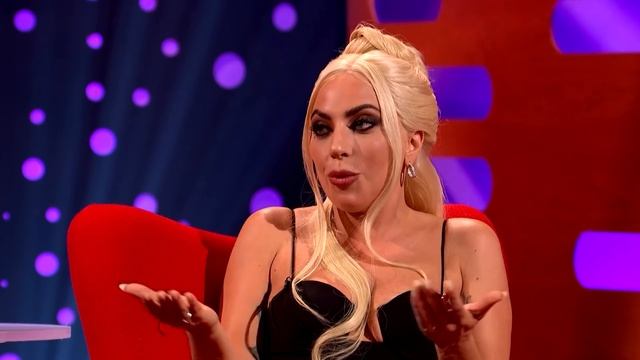 Lady Gaga Shows Off Her Accent For House Of Gucci | The Graham Norton Show смотреть онлайн
