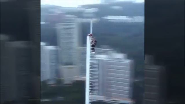 Верхолазы в юбках.#высота #боязньвысоты смотреть онлайн