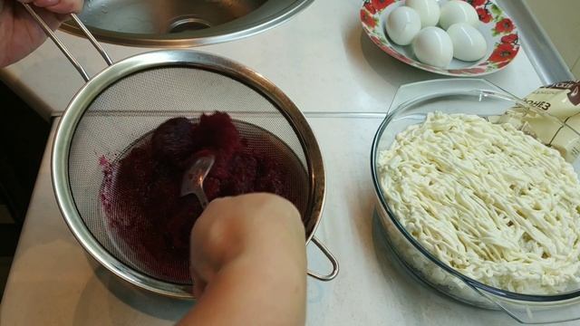 Салат "Селёдка под шубой" Мой секрет? Нежная и Воздушная смотреть онлайн