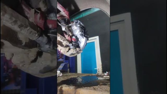 ваз 2107 ,замена передних колодок,супортоа шланги тормозные .Как поменять колодки смотреть онлайн