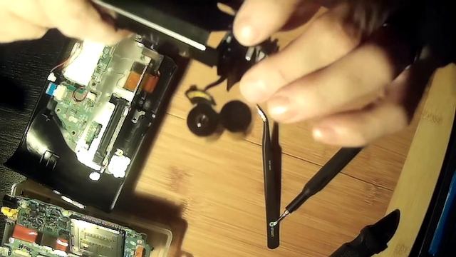 Fujifilm Finepix S2 Pro disassembly and corroded battery terminal hack смотреть онлайн