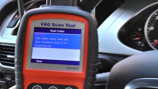 Audi A4 Airbag Light Turn Off Reset Autel VAG 505 смотреть онлайн