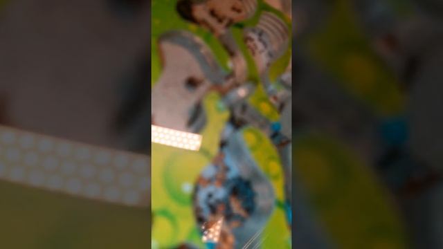 Наш Мураш/Кормление колонии messor structor жуком/ПЕРВОЕ ВИДЕО/4K смотреть онлайн