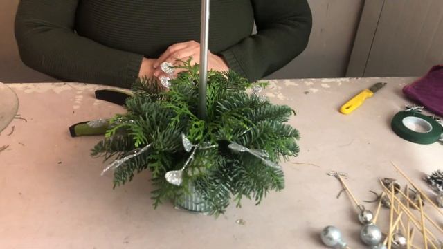 Новогодняя композиция из лапок со свечей смотреть онлайн