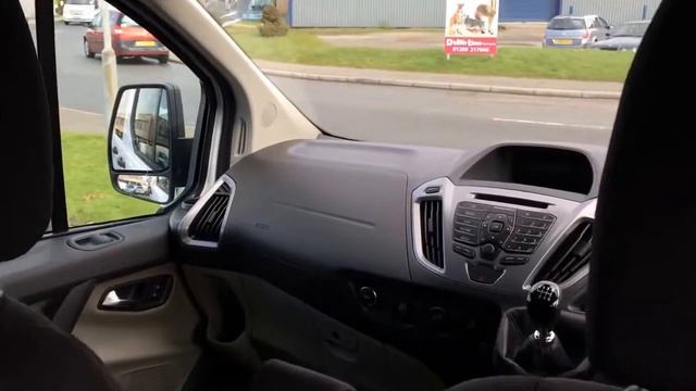 A quick look around a Dash Drive 9 seat Ford Tourneo смотреть онлайн