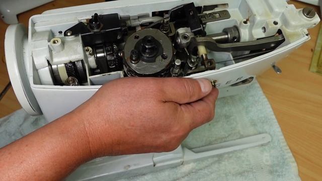 Full Service of the Singer 631G / 611G (Glorious) Sewing Machine - Foot Controller Fixed смотреть онлайн