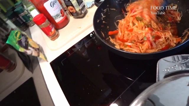 Тушеная капуста с беконом и грибами с болгарским перцем . Рецепт тушеной Капусты . ASMR video смотреть онлайн