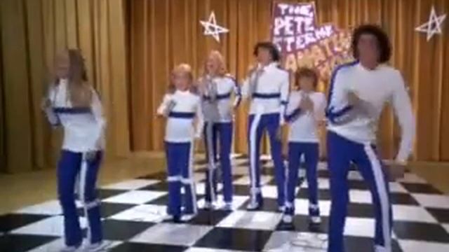 The Brady Bunch sings Sunshine Day and Keep On Dancing смотреть онлайн