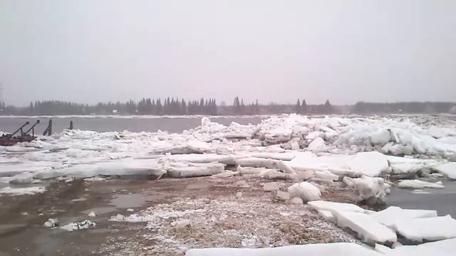 Ледоход на реке Ижма смотреть онлайн