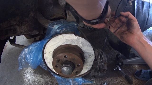 Как быстро покрасить тормозные супорты не разбирая тормозной системы смотреть онлайн