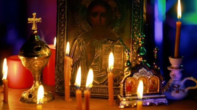 Молитва у Иконы 19 века. Псалом 26, Псалом 50, Псалом 90 | Футажи Бесплатные 4K смотреть онлайн