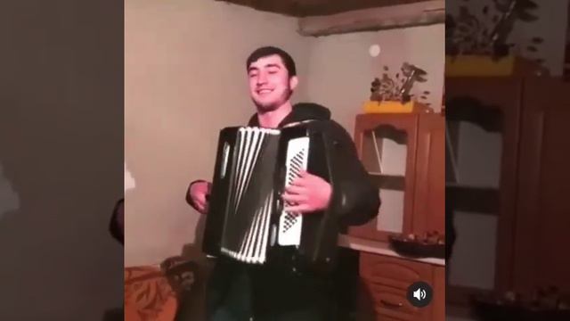 Даргинская песня. Живой голос. Душевно поет. смотреть онлайн