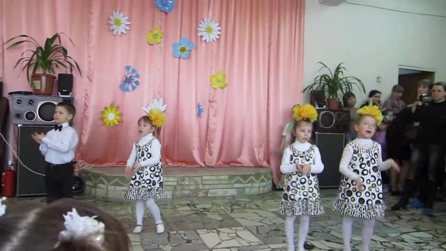 Солнышко смеется. Вике 4года смотреть онлайн