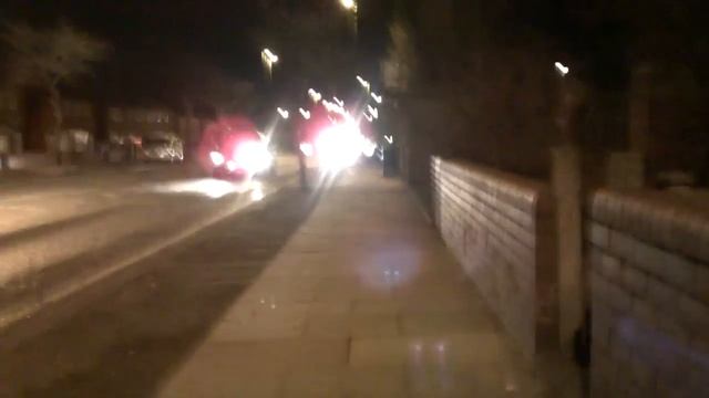 Samsung HMX E10 Night Walk смотреть онлайн