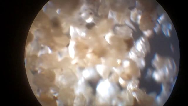 Изучаем осадочные породы. Разноцветные пески Андомы горы. Съёмка с микроскопа на смартфон. смотреть онлайн