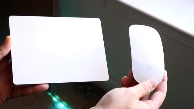 Magic Trackpad Vs Magic Mouse! (Comparison) (Review) смотреть онлайн