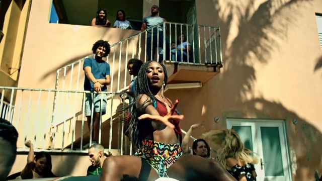 Luis Fonsi - Despacito ft. Daddy Yankee смотреть онлайн