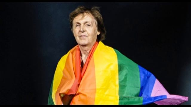 Paul McCartney Playing Noel Gallagher Songs For Fun смотреть онлайн