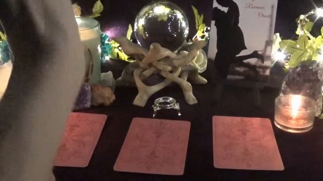 Love Story Crystal Ball & Oracle Reading ~ Pick A Crystal Ball смотреть онлайн
