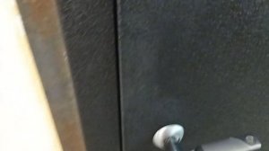 Провисла, просела входная дверь, плохо закрываются дверные замки, устранение перекоса двери.