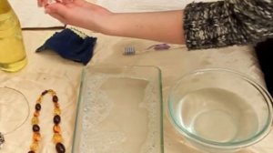 Янтарь покрылся пятнами: 3 простых способа почистить янтарь