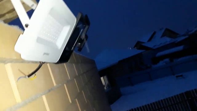 Тест 6. Светодиодные прожектора 50 вт. Обзор и сравнение. Led. Яркость. Какой прожектор лучше. смотреть онлайн