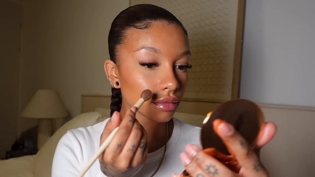 "CLEAN GIRL" MAKEUP | natural, lightweight & glowy. смотреть онлайн