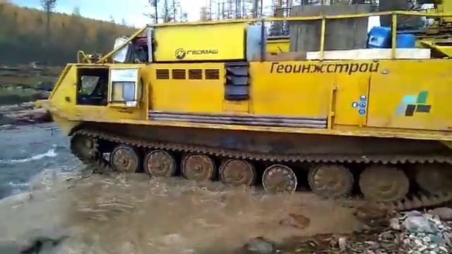 Вездеход ГТМ-6,0 с буровой установкой УГБ производства "Геомаш". смотреть онлайн