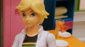 Задания от подписчиков для Маринетт и Адриана. Видео из игрушек Леди Баг и Супер Кот.