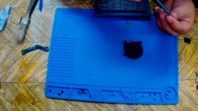Разборка и чистка MacBook Air A1369 смотреть онлайн