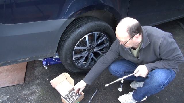Transform Your Mercedes Metris With Volkswagen Wheels & Spacer Adapter! смотреть онлайн