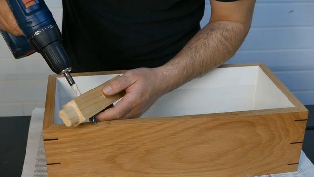 Installing concealed barrel hinges смотреть онлайн