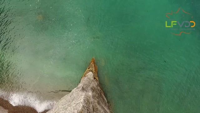 Etretat, Seine-Maritime, vue du drone, une vidéo LFVDD смотреть онлайн