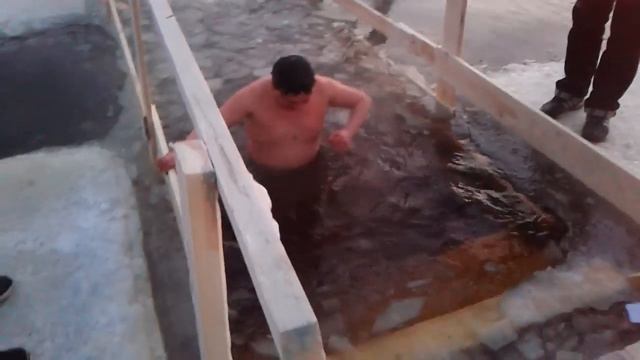 Крещение приехал МЧС смотреть онлайн