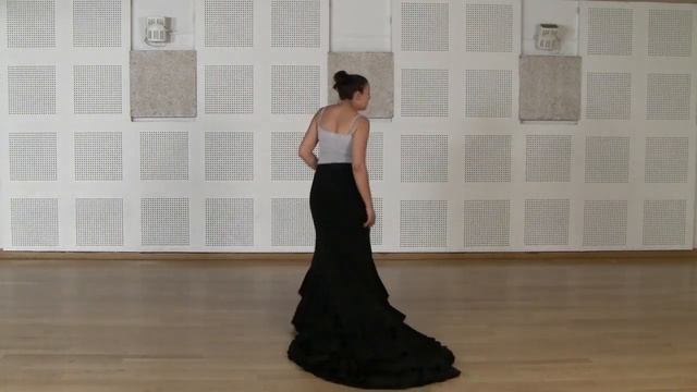 Técnica avanzada de bata de cola flamenca: Vuelta quebrada por detrás смотреть онлайн