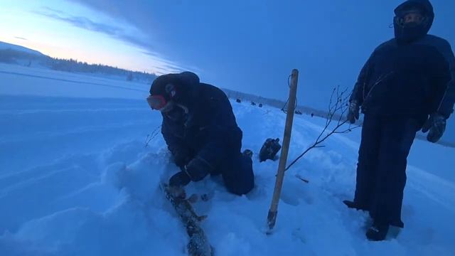Супер рыбалка на новогодние праздники! Поймали щуку и налима! Крайний Севере. Плато Путорана! смотреть онлайн