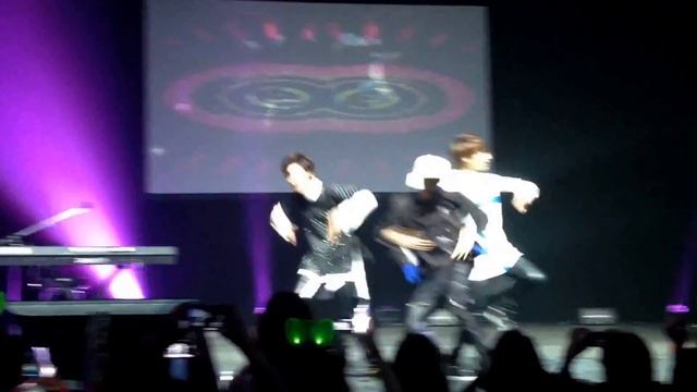 Boyfriend- First US Showcase. Chicago, IL. 140311 Minwoo & Jo Twins Dance Solo смотреть онлайн