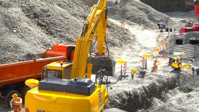 EXTRA LONG RC TRUCK ACTION/ SPECIAL RC EQUIPMENT IN MOTION/ RC DIGGER KOMATSU, RC TRUCK HUINA смотреть онлайн