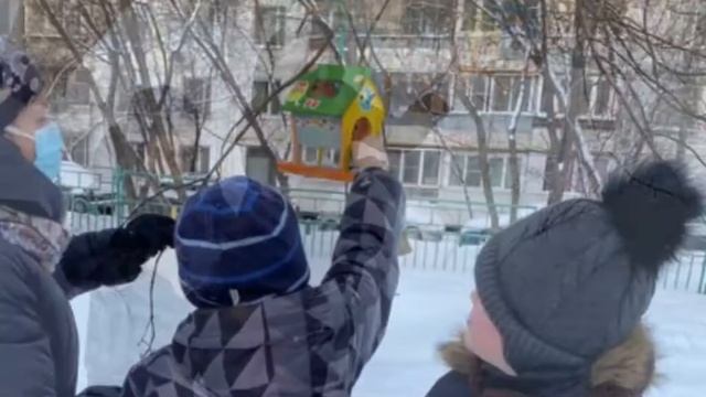 Покормите птиц зимой. смотреть онлайн