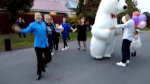 медведь пришёл на день рождения 2