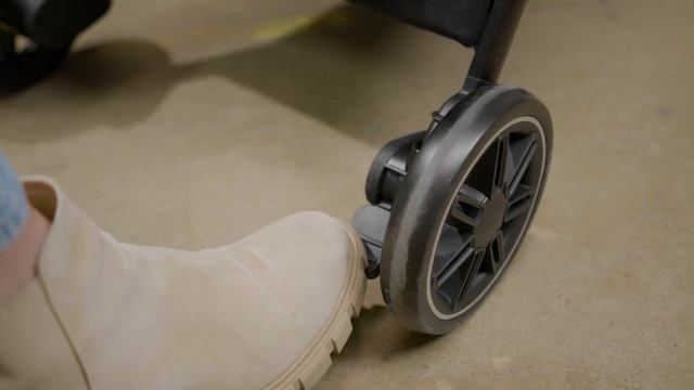 Nuna TRVL vs. Nuna TRIV: Review + Key Differences | Lightweight Stroller Comparison смотреть онлайн