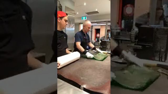 Sticky Australia | Hand Crafting Rock Candy | With Native Australian Tyrant Ants смотреть онлайн