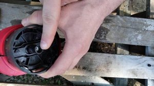 Снятие шпули триммера шпуля снятие триммер газонокосилка