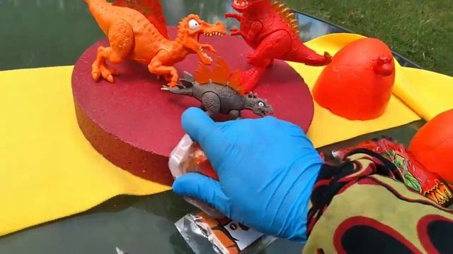 SMASHERS! Series 4, Round 4! T-Rex Mini Light-Up Dino Egg! смотреть онлайн