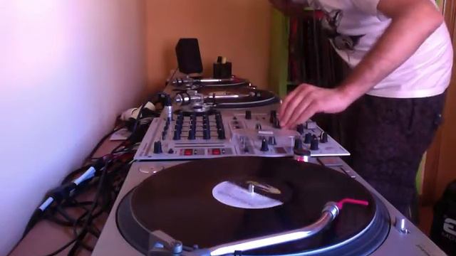 Javi Maki - Early 00's Makina miniset смотреть онлайн