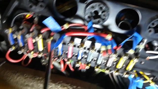 Air-cooled Porsche 911 Fuse Panel DIY Upgrade Part 1 of 3: Front Panel Removal смотреть онлайн
