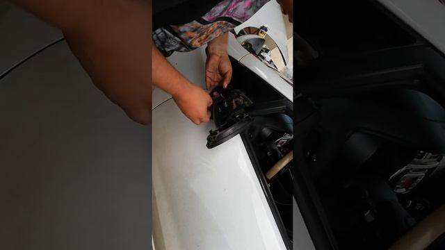 Como cambiar la lámpara de retrovisor del kia rio 2012 смотреть онлайн