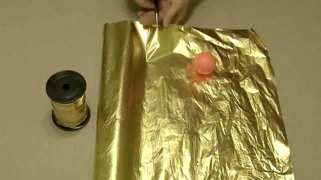 Грузик из воздушного шарика с водой.Как сделать грузик для букета? смотреть онлайн