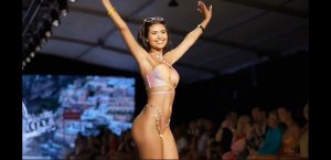 #short- Florence Beach Bunny Swimwear Fashion Show _ Miami Swim Week 2022