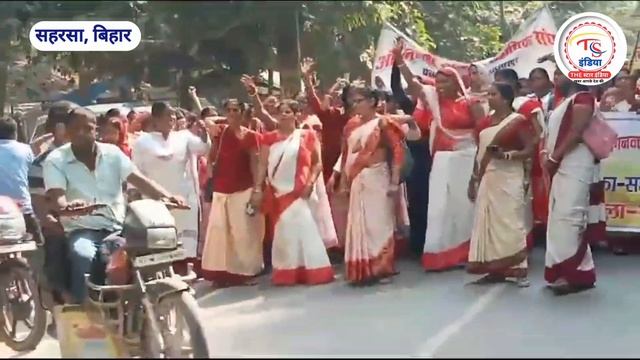 नीतीश तेजस्वी मोदी से आज क्या मांगी सेविका सहायिका इस प्रकार की भीड़ नहीं देखें होंगे अभी तक आप смотреть онлайн